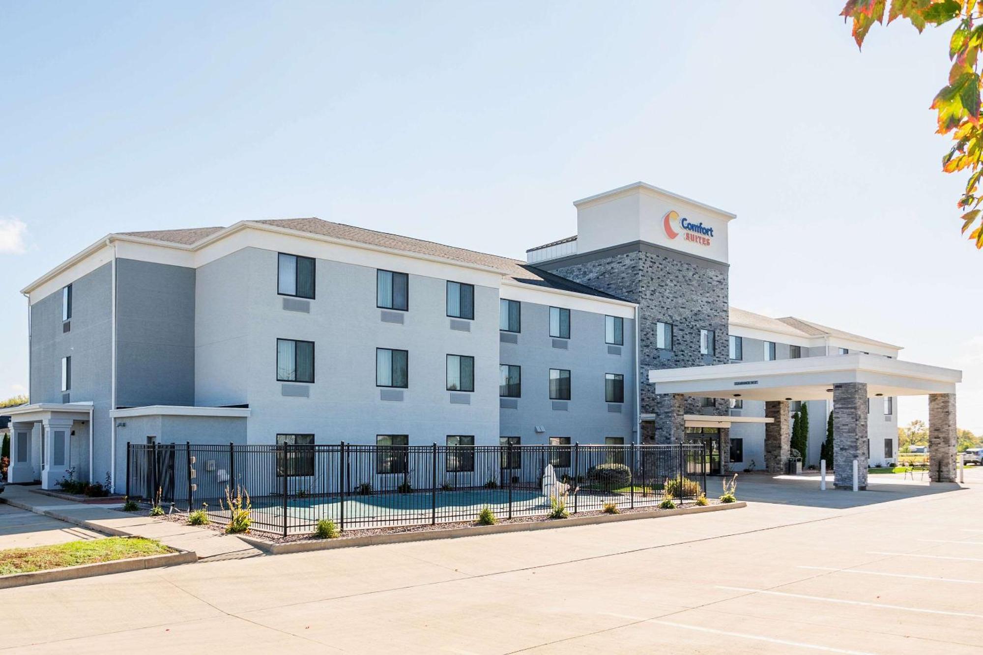 Comfort Suites Bloomington I-55 And I-74 Extérieur photo