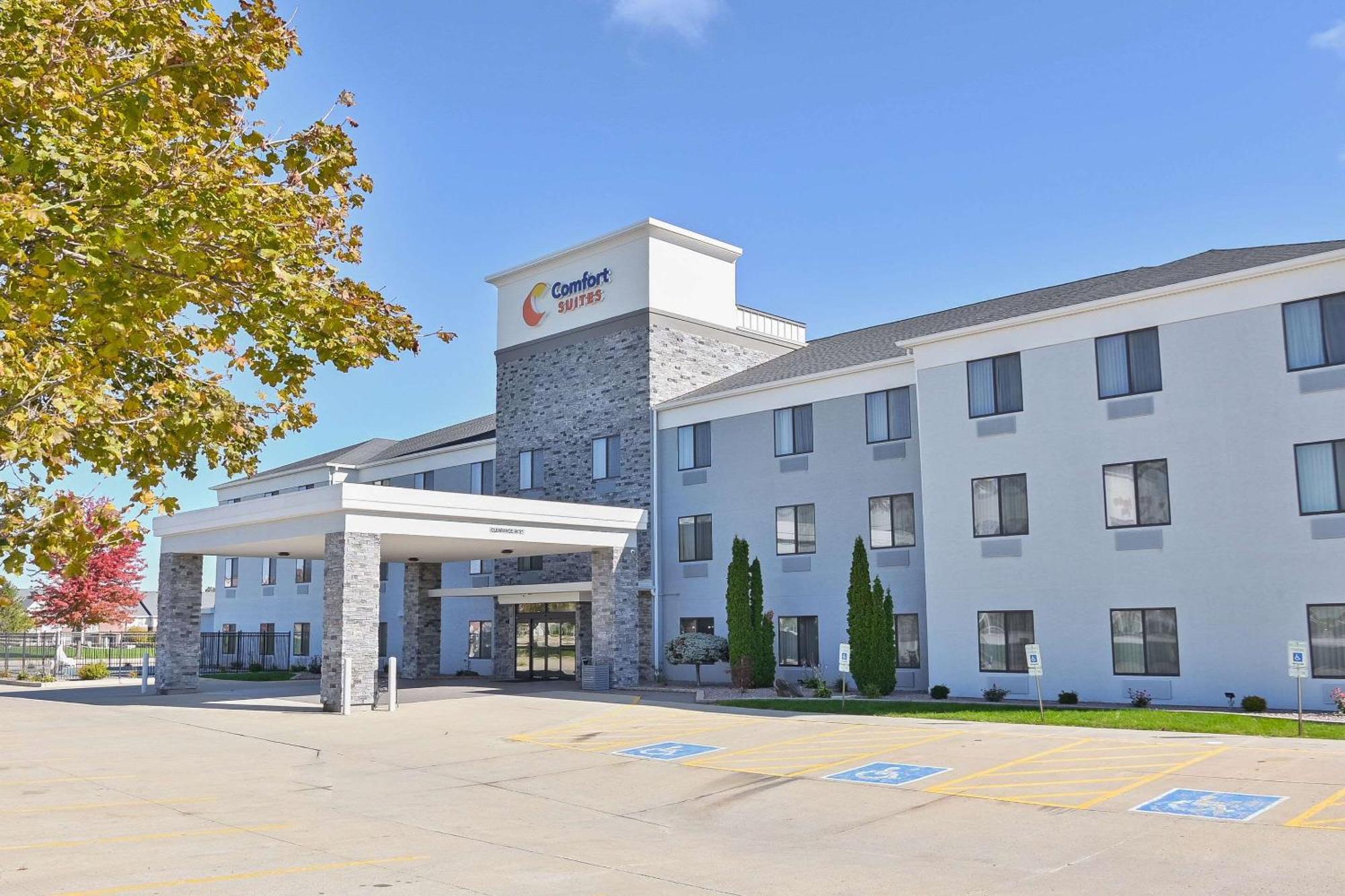 Comfort Suites Bloomington I-55 And I-74 Extérieur photo