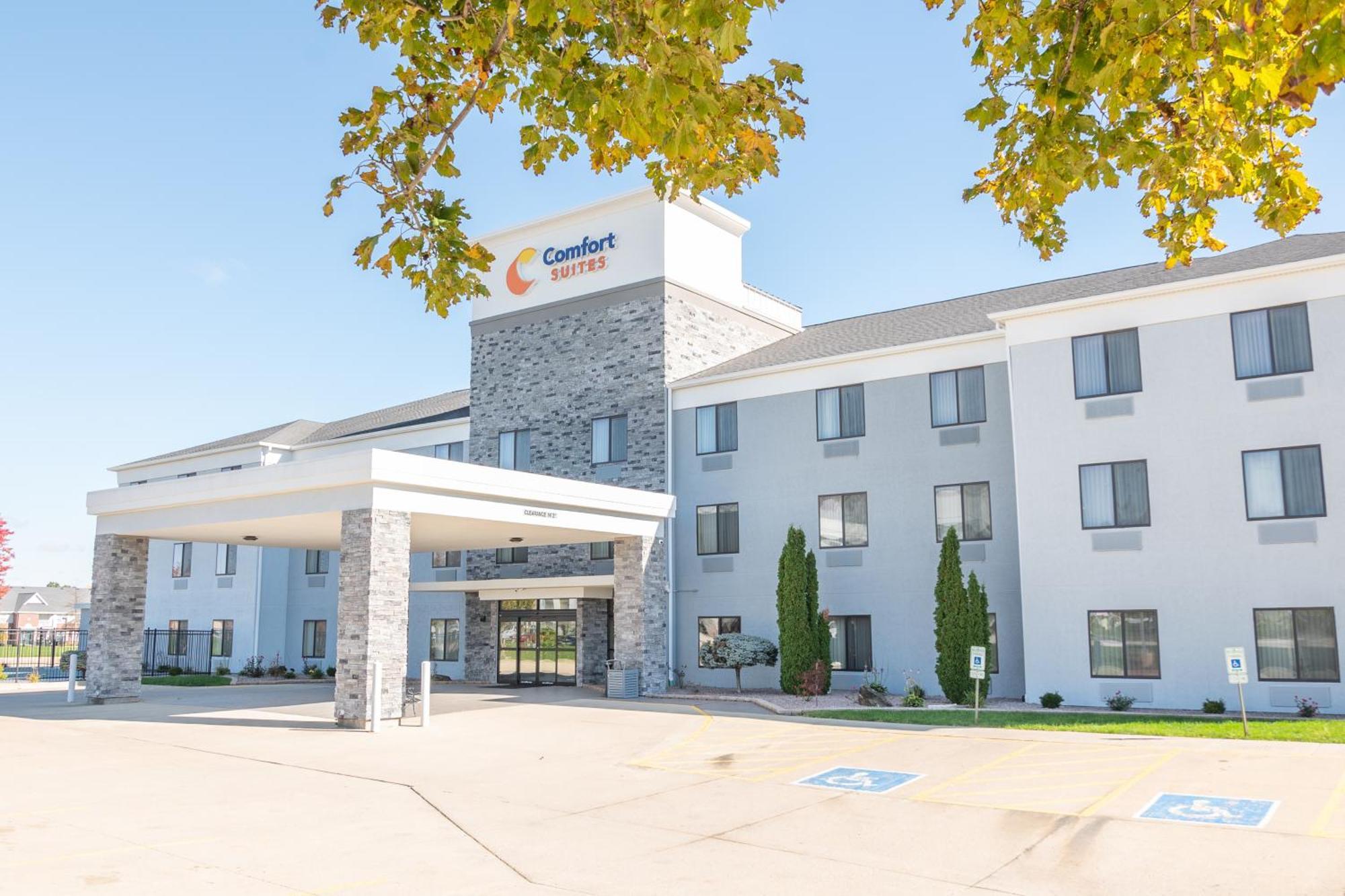 Comfort Suites Bloomington I-55 And I-74 Extérieur photo