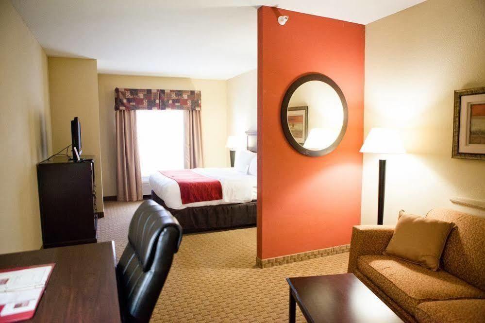 Comfort Suites Bloomington I-55 And I-74 Extérieur photo